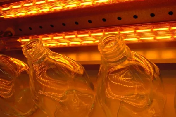 Fiber optic drawing heater